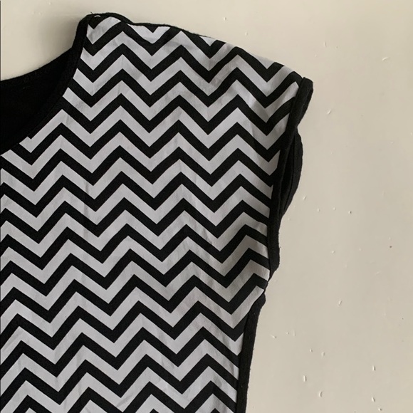 Espresso Black and White Chevron Women’s Top Size Small - Picture 6 of 8